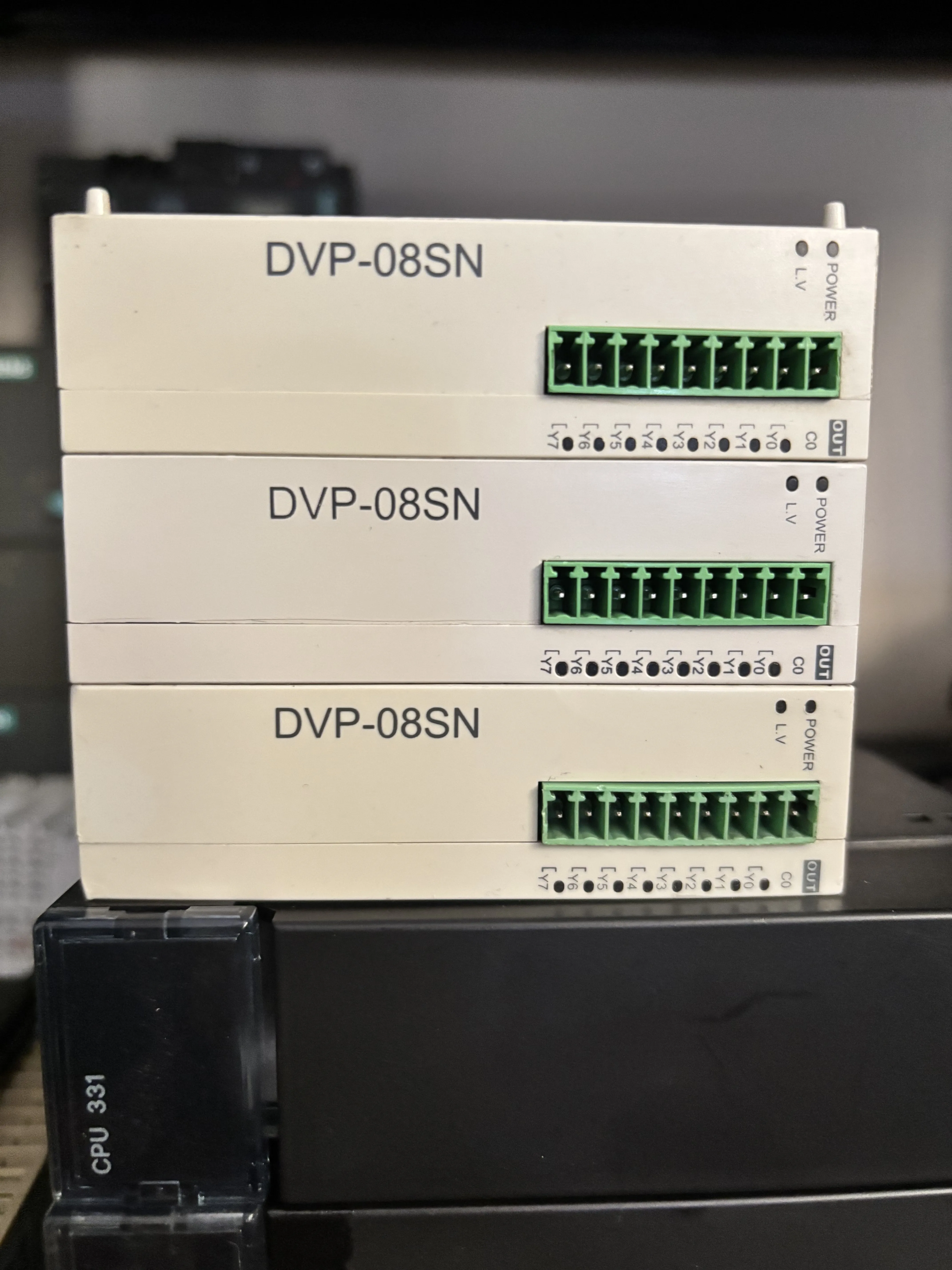 Delta DVP-08SN 8-Channel Digital Output Module (NPN)